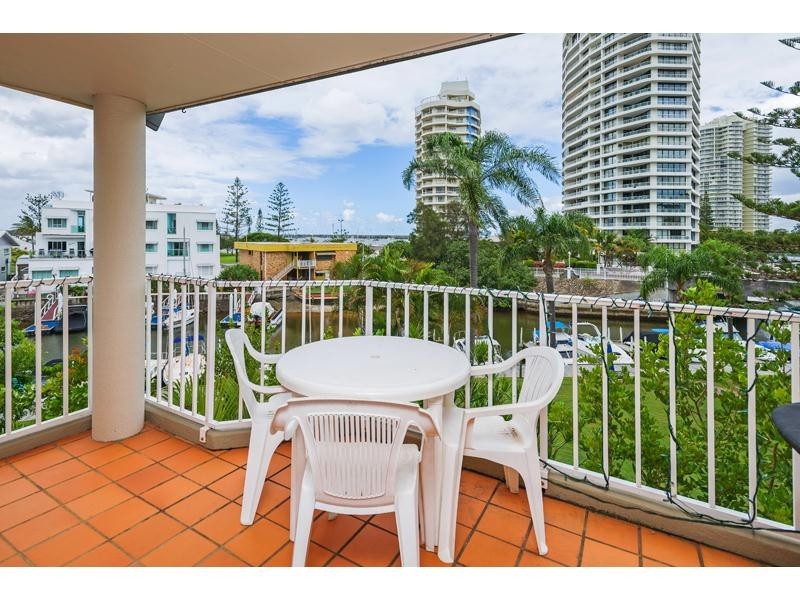 49/37 Bayview Street, Runaway Bay QLD 4216