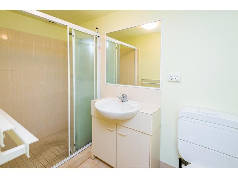 49/37 Bayview Street, Runaway Bay QLD 4216