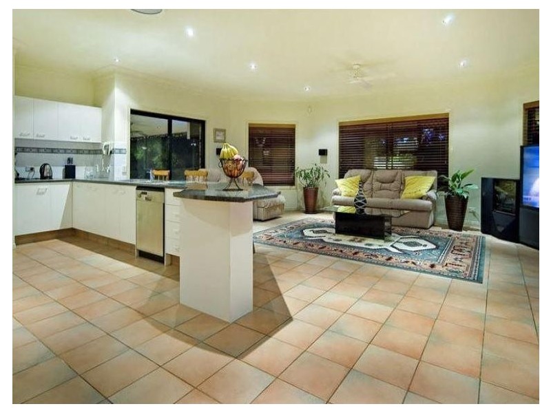 12 Hannaford Place, Helensvale QLD 4212