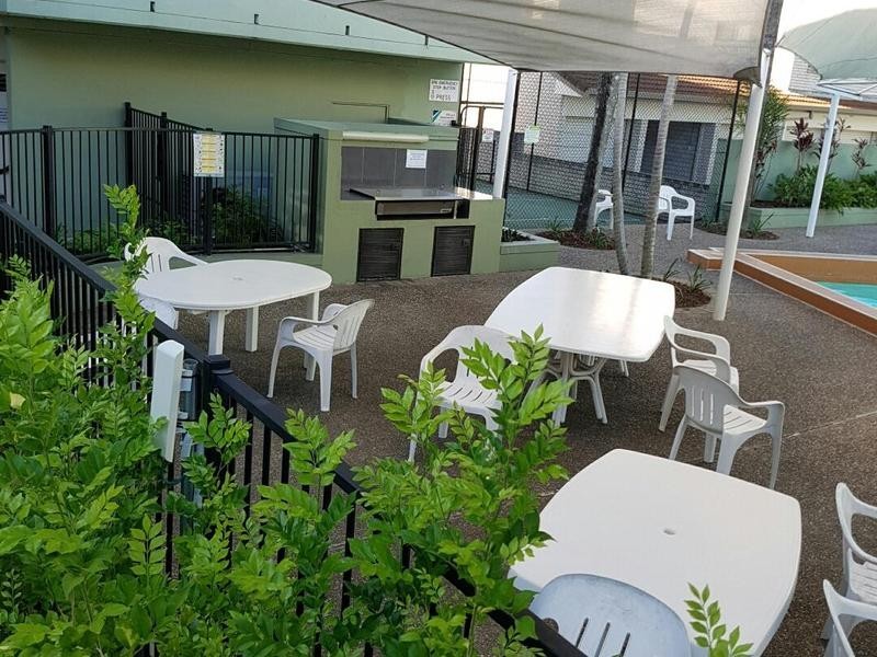 215/132 Marine Parade, Southport QLD 4215