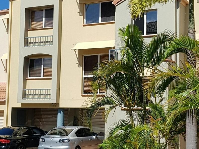 13/82 Limetree Parade, Runaway Bay QLD 4216
