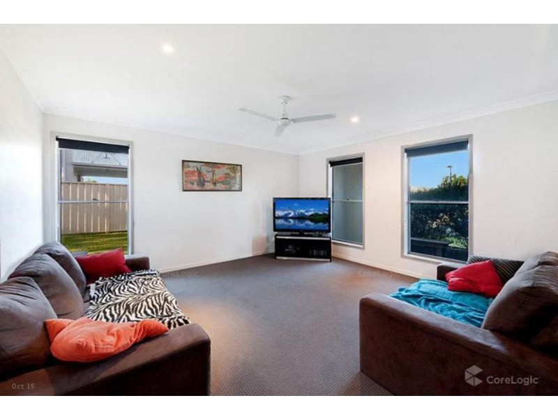 16 Harriet Lane, Oxenford QLD 4210