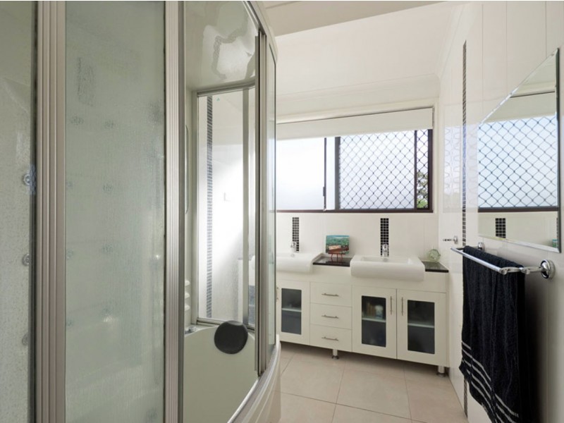 15 Roselea Street, Shailer Park QLD 4128