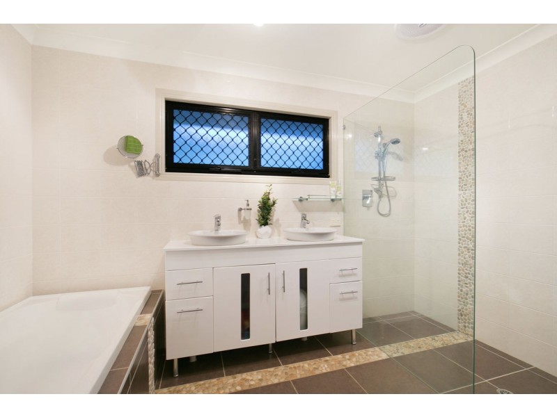 14-16 Goenoeng Drive, Tanah Merah QLD 4128