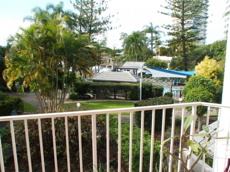 21/37 Bayview Street, Runaway Bay QLD 4216