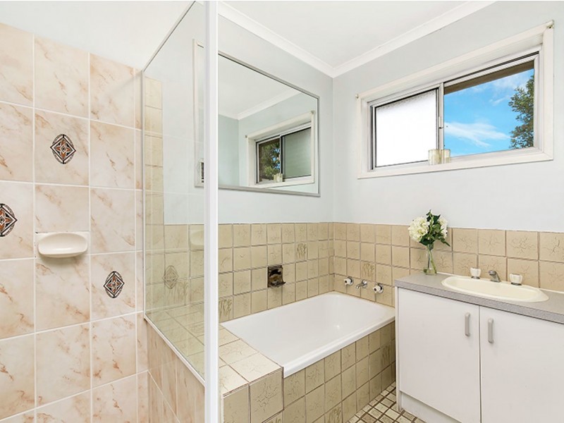 6 Farr Court, Daisy Hill QLD 4127