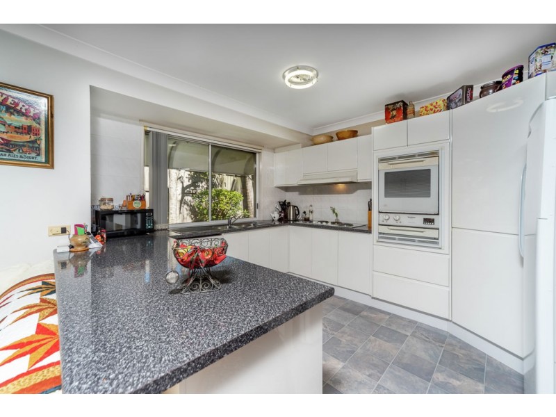 5 Morfantaine Terrace, Parkwood QLD 4214