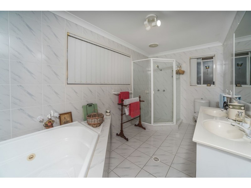 5 Morfantaine Terrace, Parkwood QLD 4214