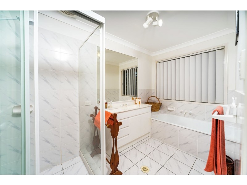 5 Morfantaine Terrace, Parkwood QLD 4214