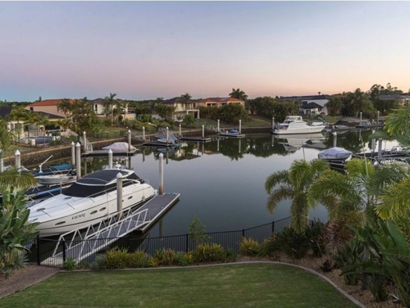 2136 Beaufort Way, Hope Island QLD 4212