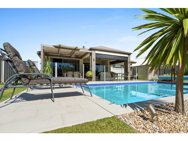 45 The Peninsula, Helensvale QLD 4212