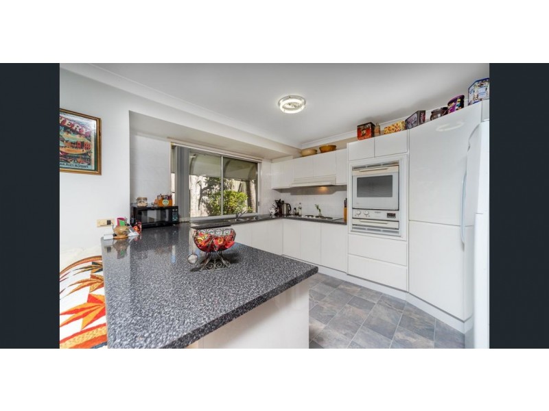 5 Morfantaine Terrace, Parkwood QLD 4214