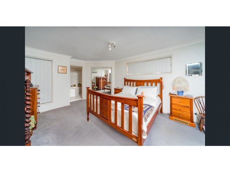 5 Morfantaine Terrace, Parkwood QLD 4214