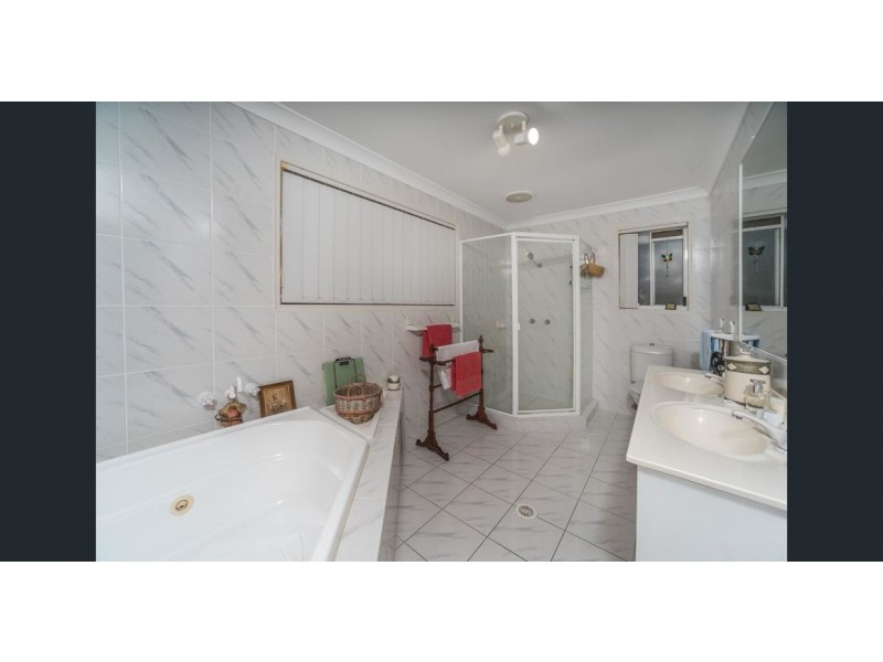 5 Morfantaine Terrace, Parkwood QLD 4214