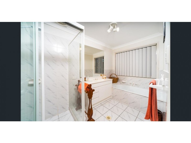 5 Morfantaine Terrace, Parkwood QLD 4214