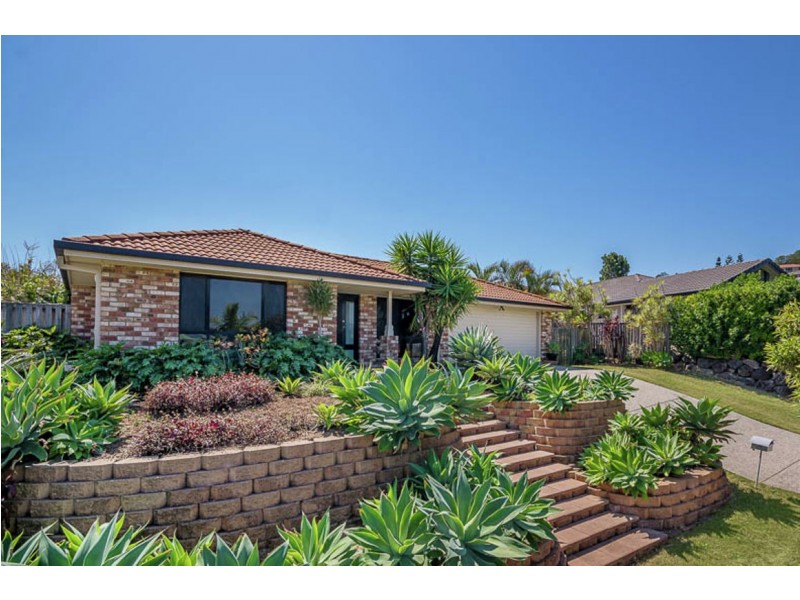 13 Beaumont Crescent, Pacific Pines QLD 4211