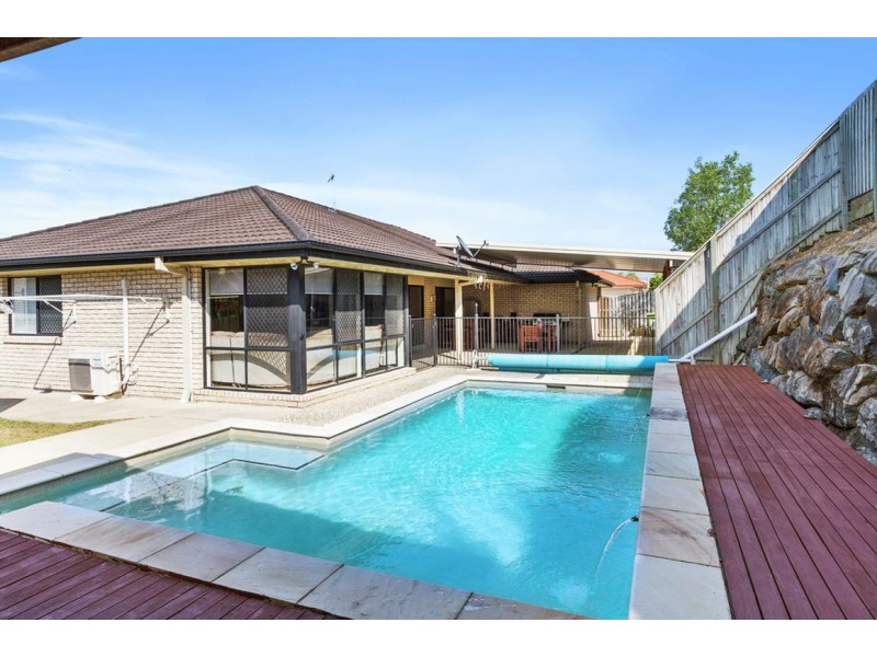 3 Hawker Street, Pacific Pines QLD 4211