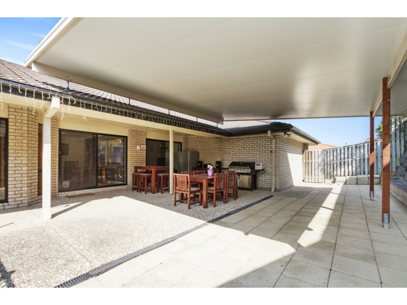 3 Hawker Street, Pacific Pines QLD 4211