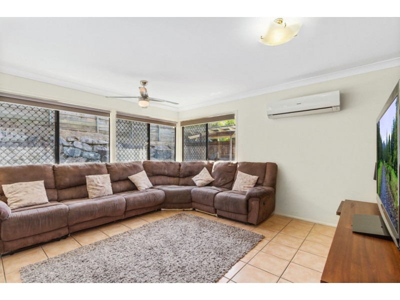 3 Hawker Street, Pacific Pines QLD 4211