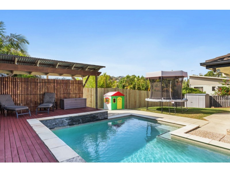 3 Hawker Street, Pacific Pines QLD 4211