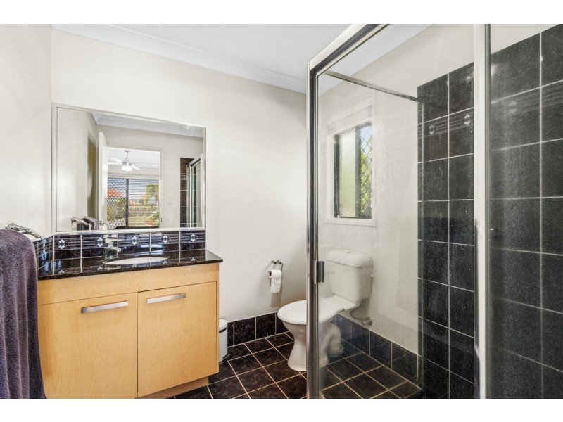 3 Hawker Street, Pacific Pines QLD 4211