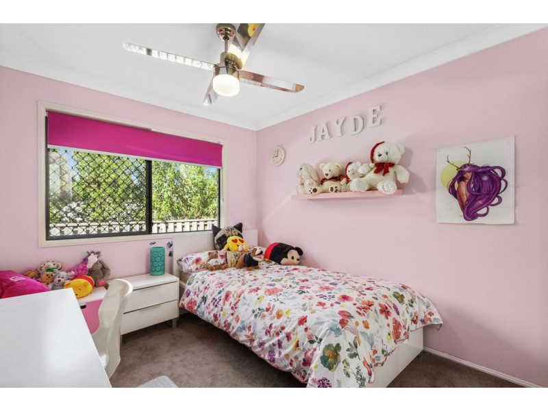 3 Hawker Street, Pacific Pines QLD 4211