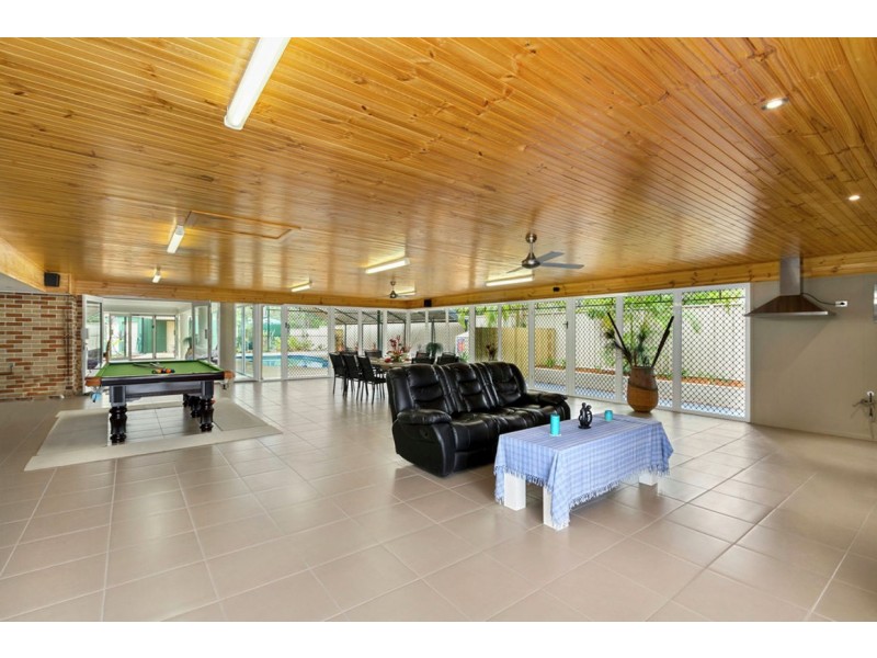 16 Warrego Way, Helensvale QLD 4212