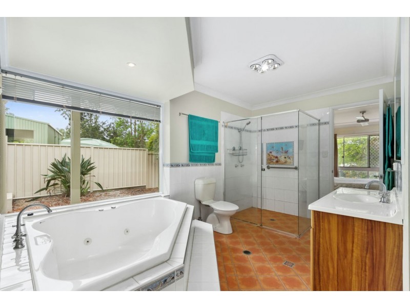 16 Warrego Way, Helensvale QLD 4212