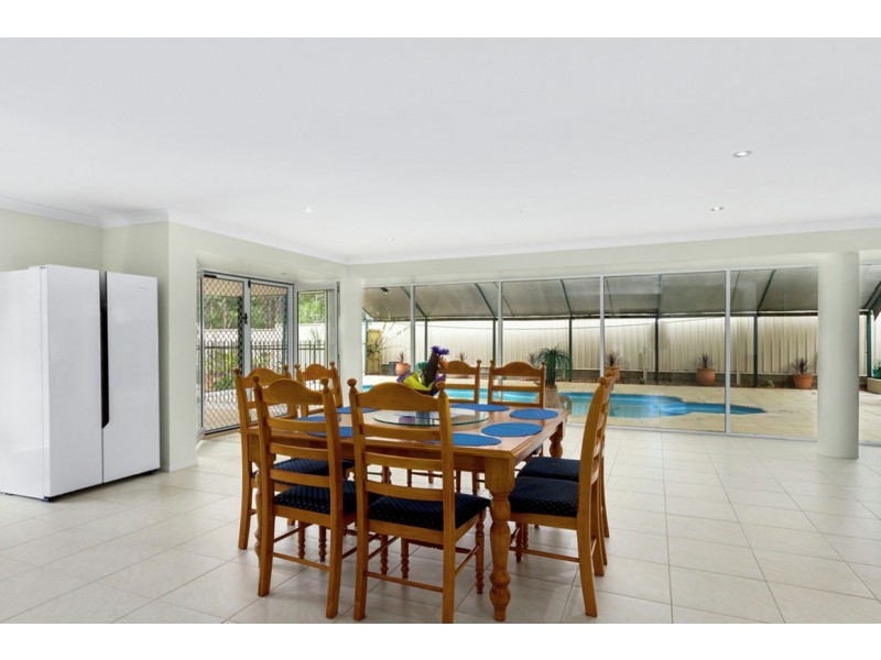 16 Warrego Way, Helensvale QLD 4212