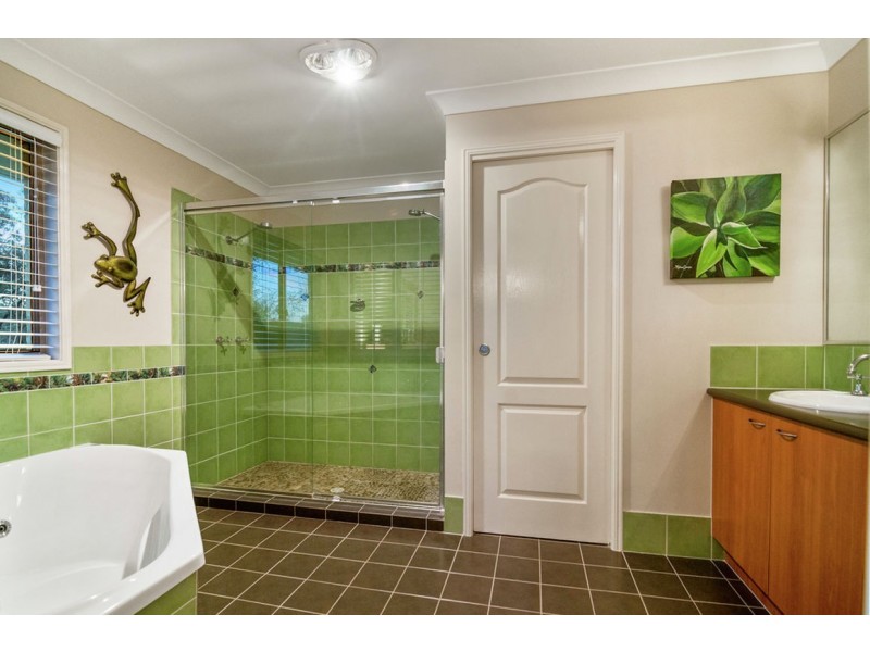 7 Shae Place, Bahrs Scrub QLD 4207