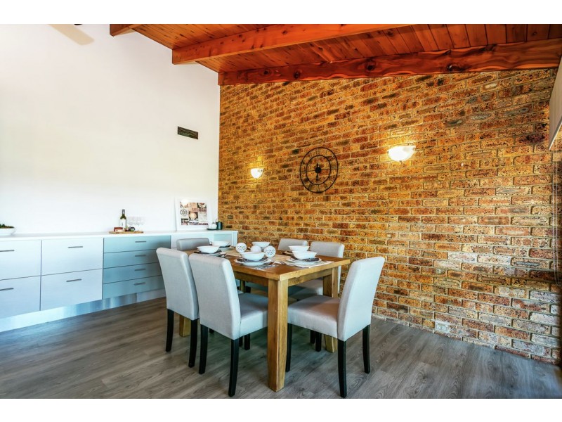 83 Dennis Road, Springwood QLD 4127