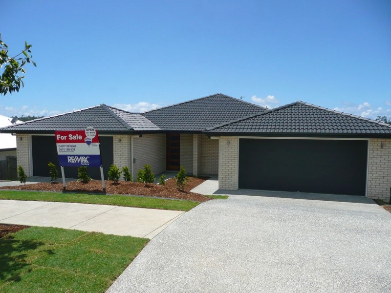 1/18 Barrington Street, Pacific Pines QLD 4211