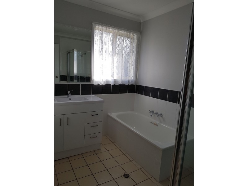 11 Mersing Court, Tanah Merah QLD 4128