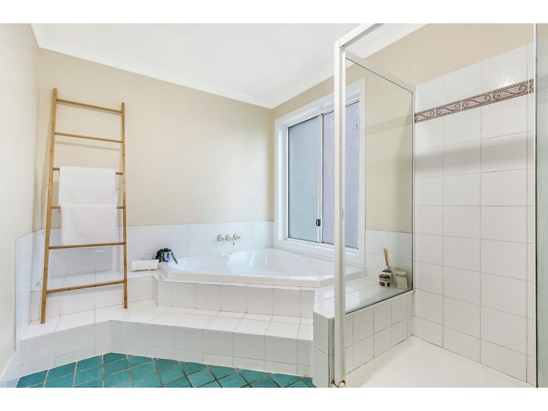 17 Paraburdoo Crescent, Shailer Park QLD 4128