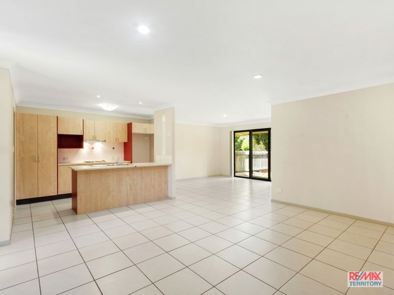 2/136 Pacific Pines Boulevard, Pacific Pines QLD 4211