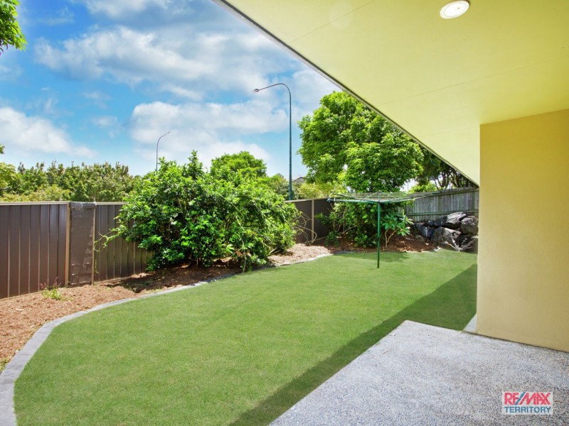 2/136 Pacific Pines Boulevard, Pacific Pines QLD 4211