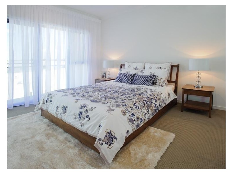 21/1 Mervyn Thomas Drive, Hope Island QLD 4212