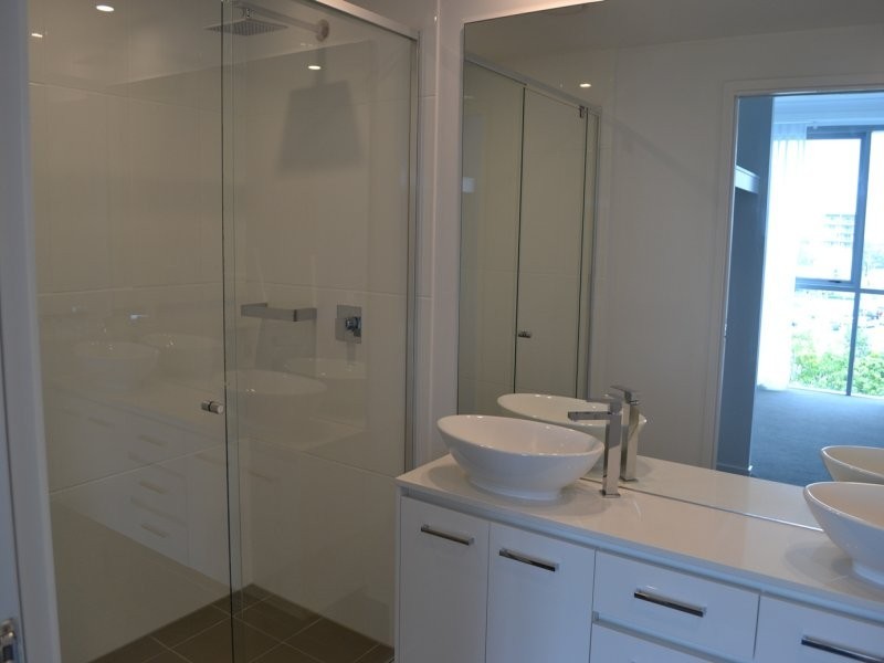 515/19 Imperial Parade, Labrador QLD 4215