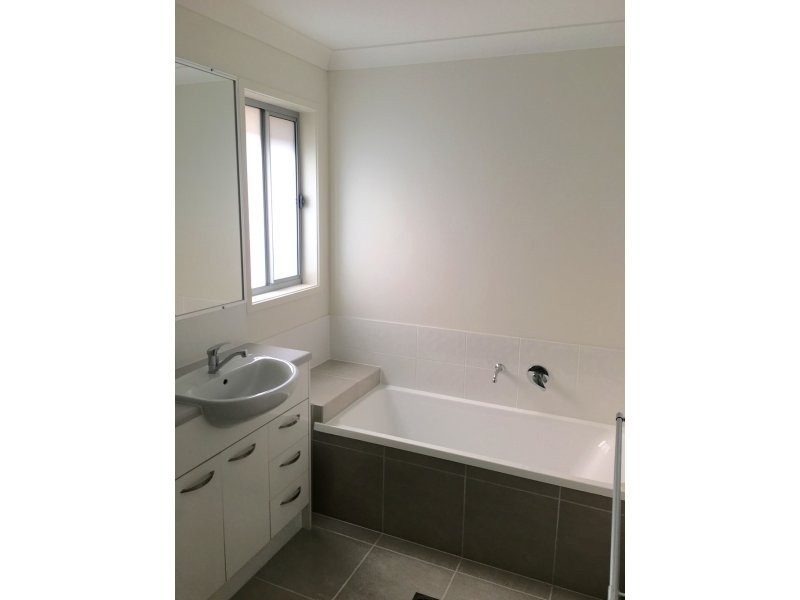 29B Custodian Crescent, Ormeau QLD 4208