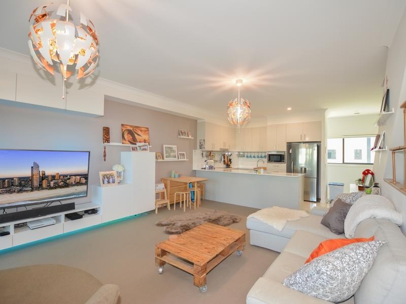 12/1 Mervyn Thomas Drive, Hope Island QLD 4212