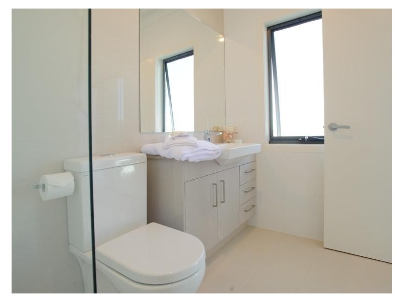 12/1 Mervyn Thomas Drive, Hope Island QLD 4212