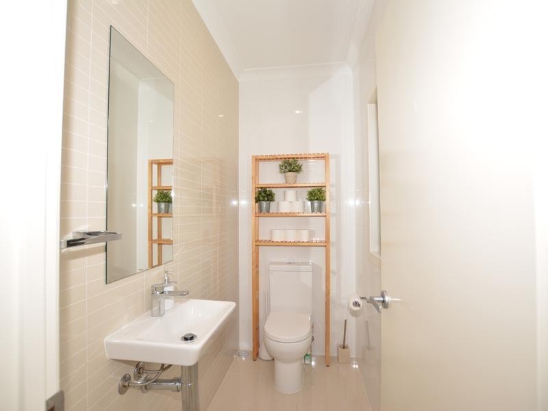 12/1 Mervyn Thomas Drive, Hope Island QLD 4212