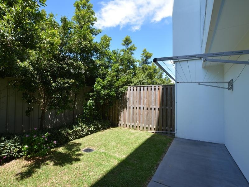 12/1 Mervyn Thomas Drive, Hope Island QLD 4212