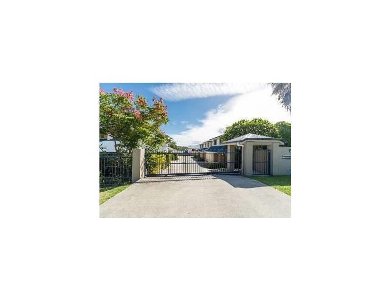 2/15 Harley Street, Labrador QLD 4215