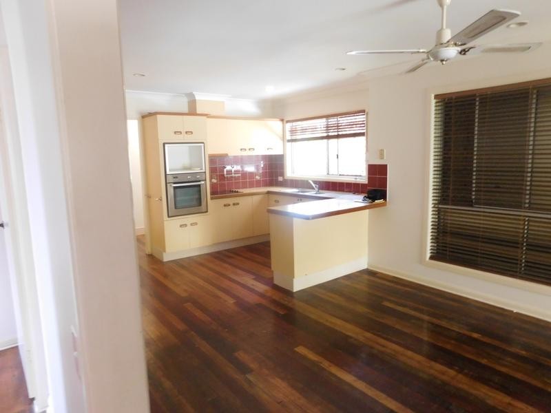 1/8 Mcwilliam Close, Labrador QLD 4215