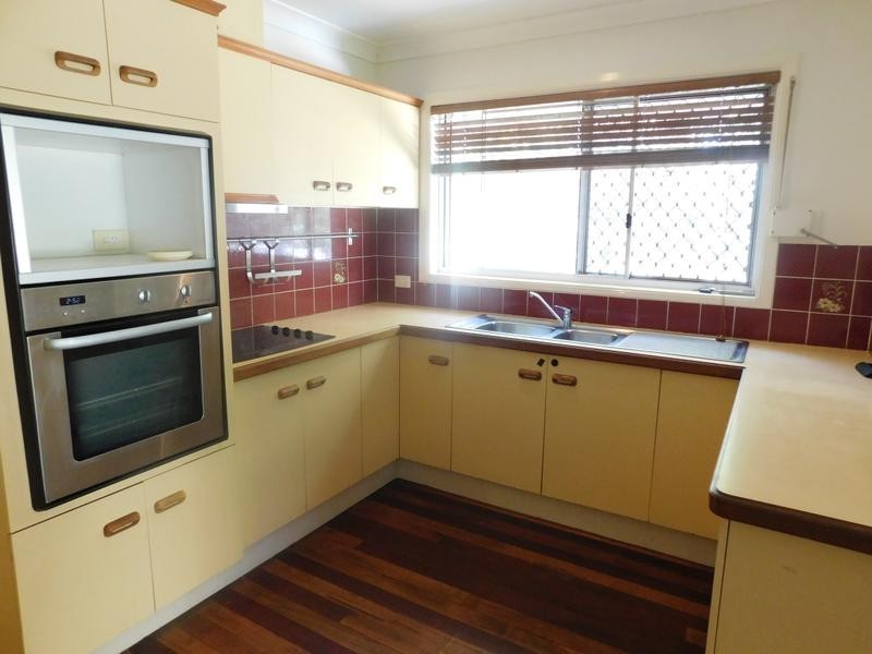 1/8 Mcwilliam Close, Labrador QLD 4215