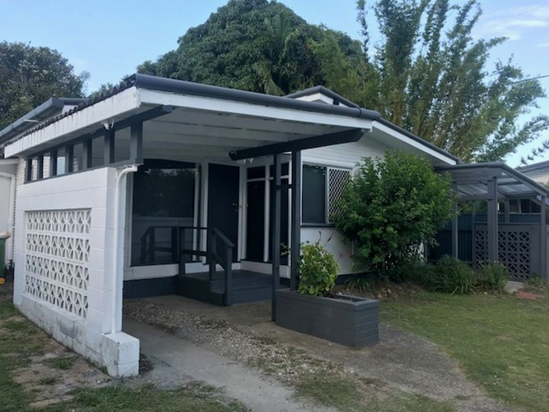 28 Reynolds Avenue, Labrador QLD 4215