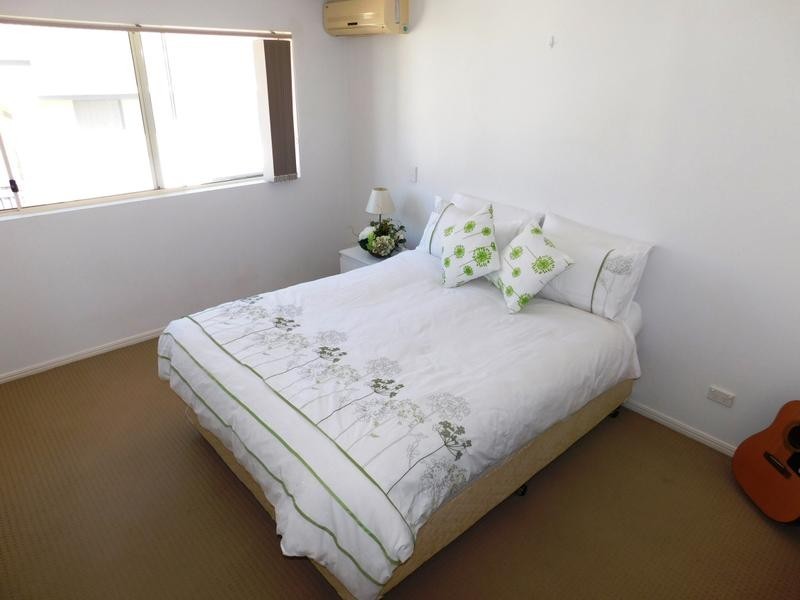 8/131 Muir Street, Labrador QLD 4215