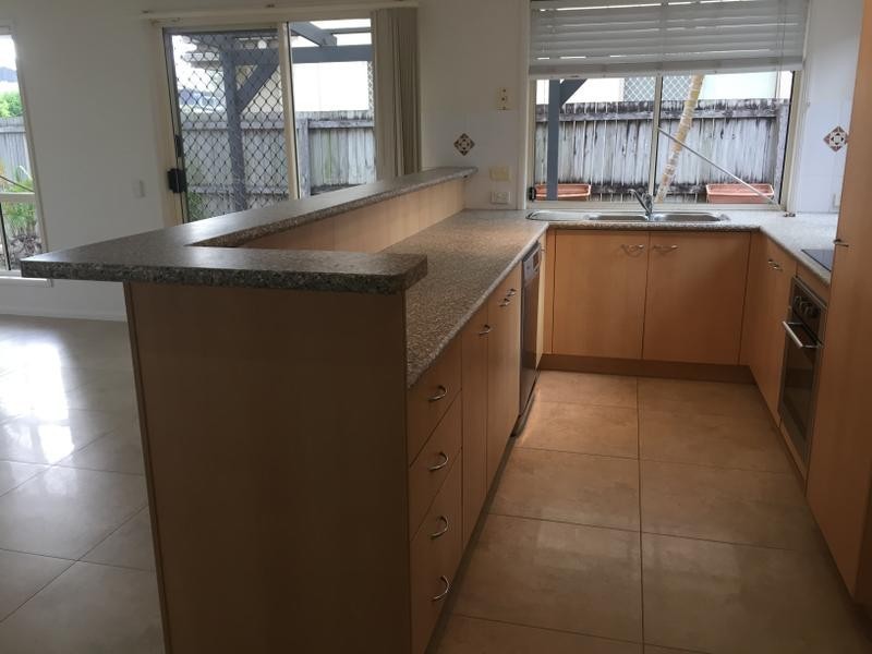 1/19 Central Street, Labrador QLD 4215