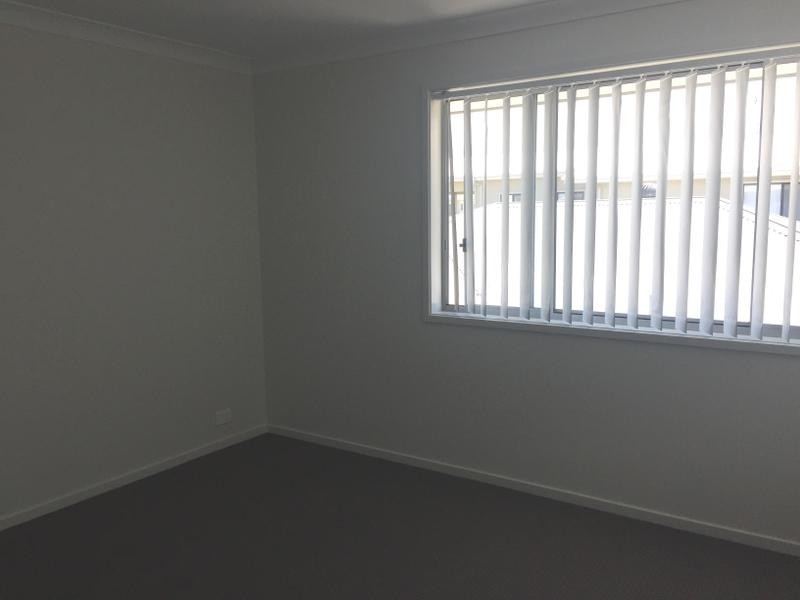 4 Waters Close, Hope Island QLD 4212